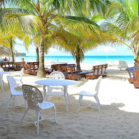 Arenas Beach Hotel Corn Island Exterior photo