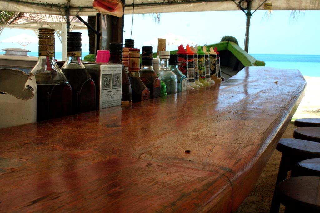 Arenas Beach Hotel Corn Island Exterior photo