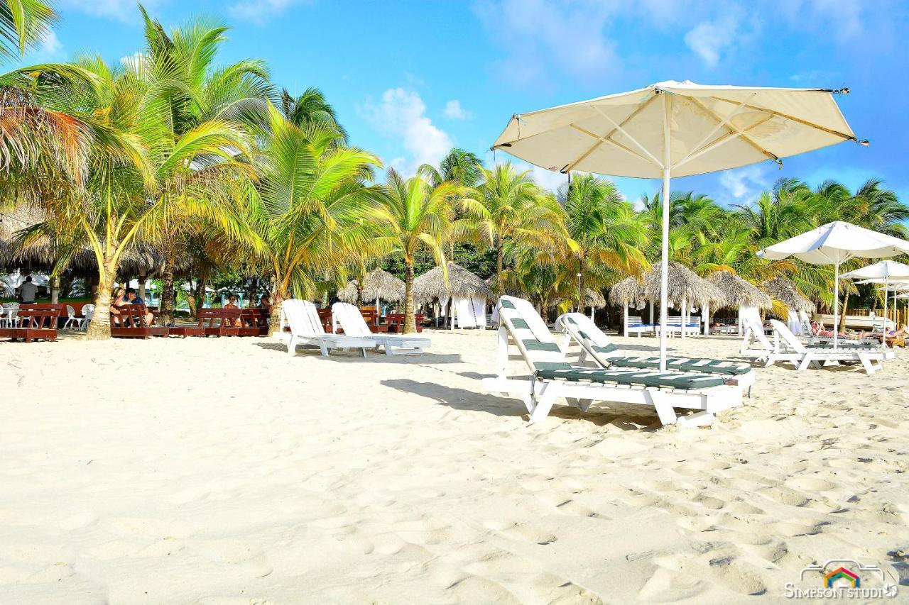 Arenas Beach Hotel Corn Island Exterior photo